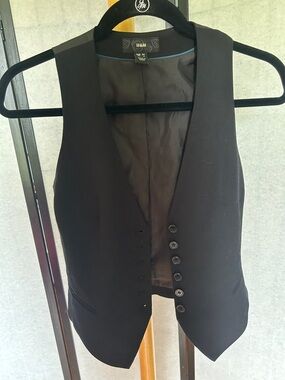 H&M Black Women's Fitted Button-Front Vest
